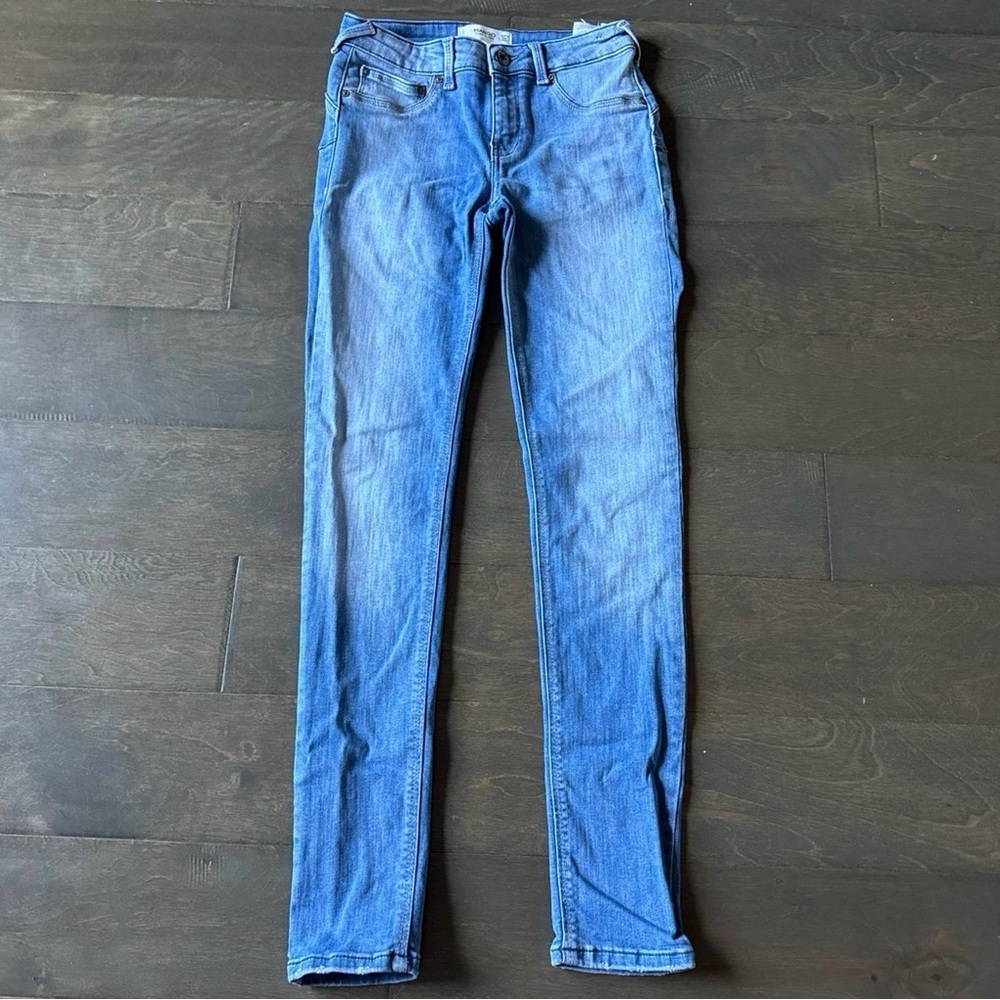 Mango Skinny Jeans stretchy Size 2 US